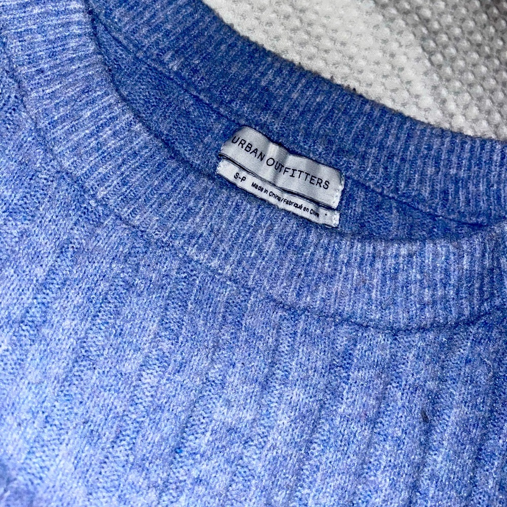 Blue Urban Outfitters Sweater - Size Small